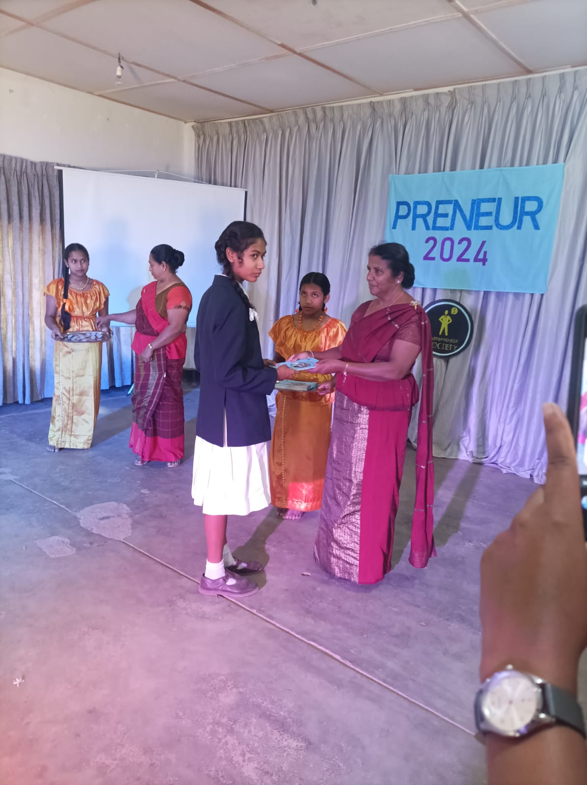 ව්‍යවසායකත්ව කව පදක්කම් ප්‍රදානය